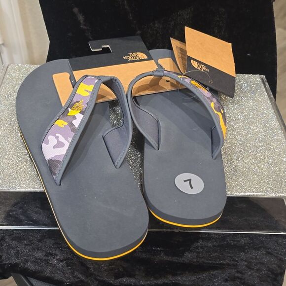 The North Face Base Camp Flip Flop Sandals - Picture 8 of 8